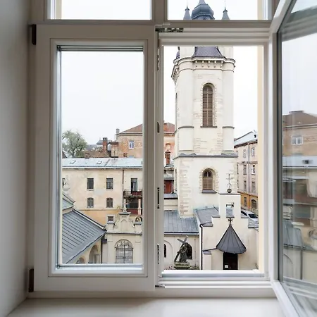 просторі в центрі львова