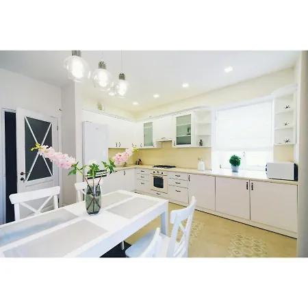 просторі в центрі львова