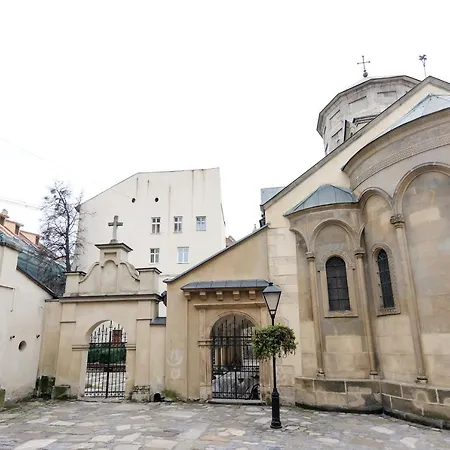 просторі в центрі львова