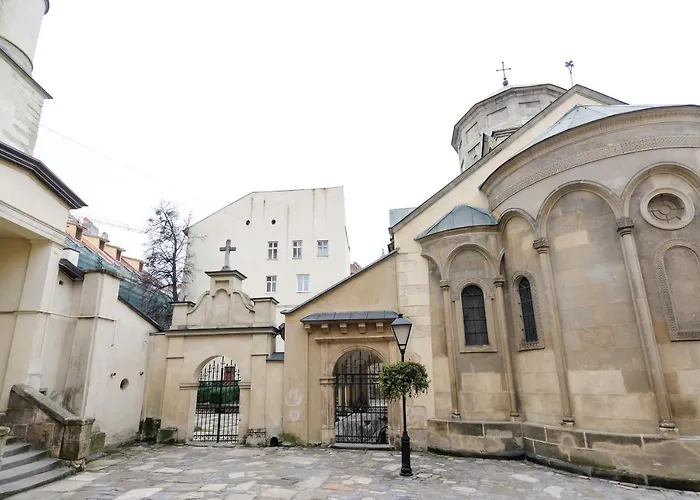 просторі в центрі львова