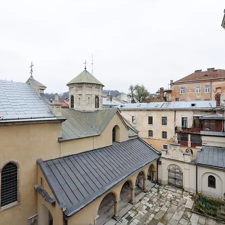 просторі в центрі львова Lemberg